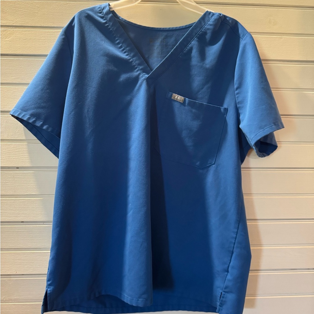 Figs Women’s Short Sleeve Blue Scrub Top and bottoms for a set